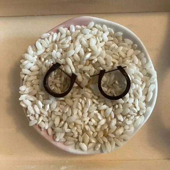 Wood Huggies earrings - Picture 2 of 5